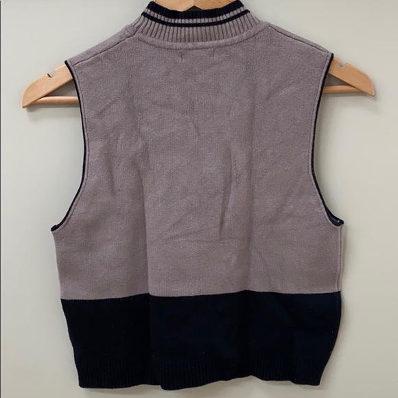 UO Soft Sleeveless Mock Turtleneck Knit Top - Picture 3 of 4